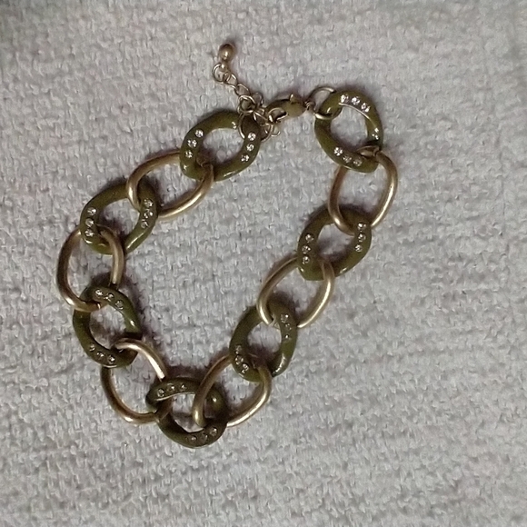 Goldtone green crystal curb chain bracelet - Picture 1 of 3